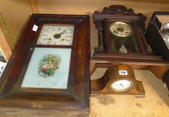 2 American clocks, oak clock & a lamp